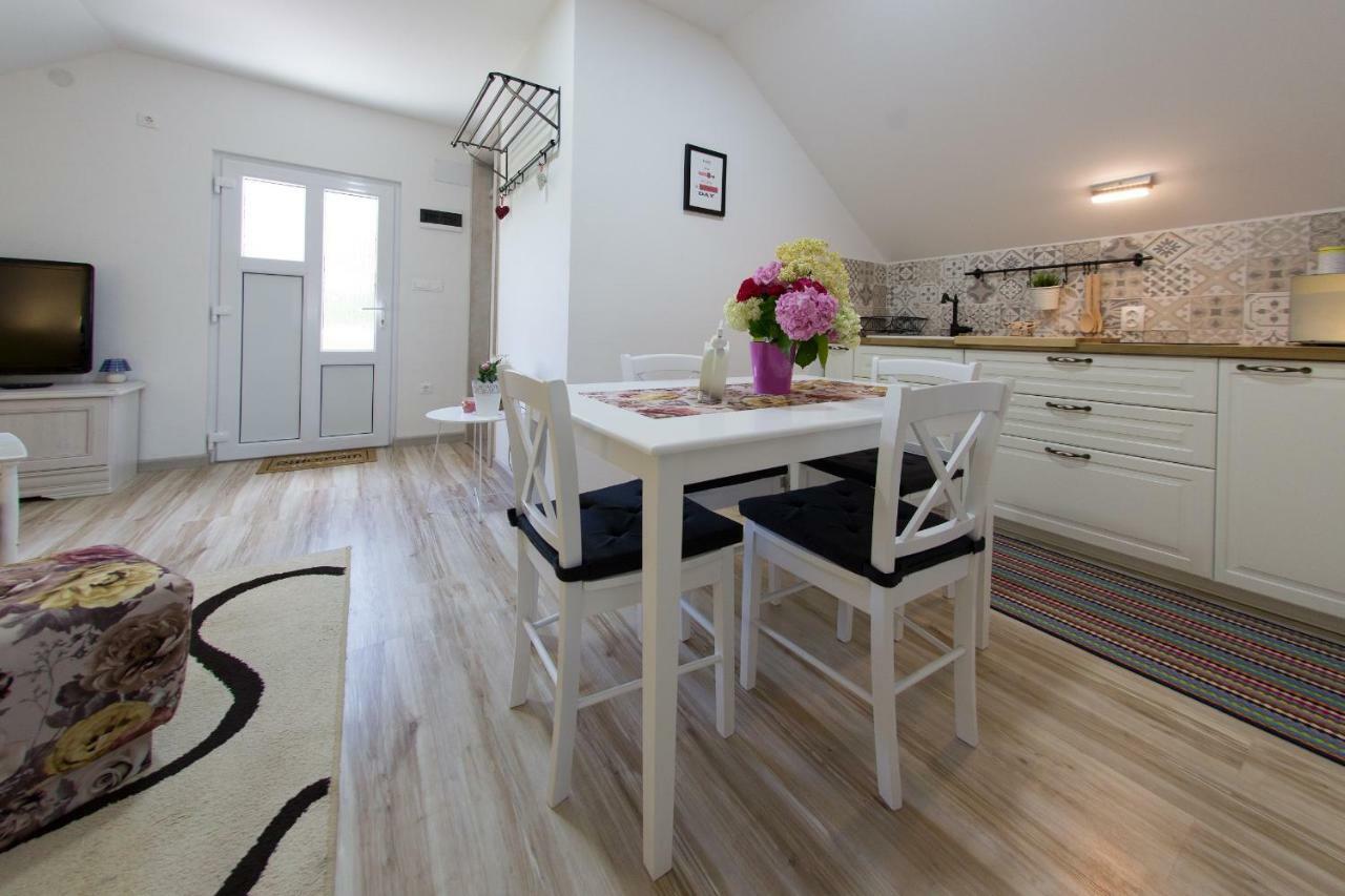 Apartment Kalimero Оточац Екстер'єр фото